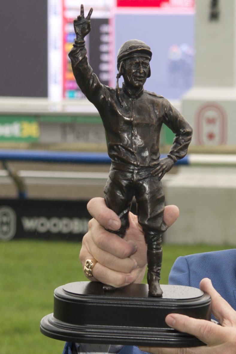 Avelino Gomez Memorial Award