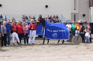 Trainer Harold Haining has a career day in the winner&#039;s circle at Century Downs
