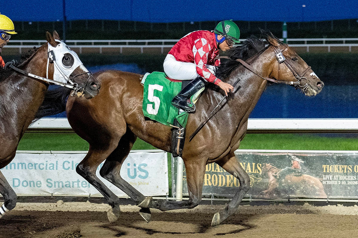 Sunbird and Antonio Reyes in the stretch in the Century Mile Handicap on Monday